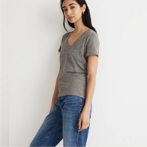 Madewell Whisper Cotton V Neck Tee - Picture 1 of 7